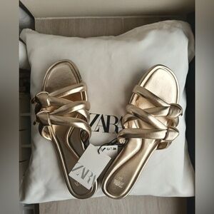 NWT Gold ZARA Sandals N 38 EU - out of stock online & in shop - viral - BLOGFAVE